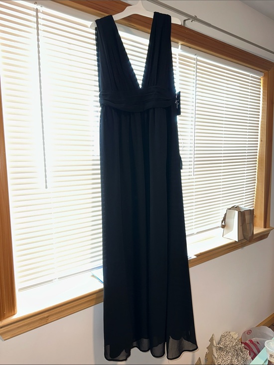 Lulus Dresses & Skirts - Lulu's Black V-Neck Empire Waist Maxi Dress
